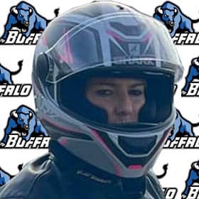 Cris Piñi (Secretaria)