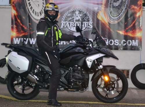 I Fabones Rider Gozón 2026 primer inscrito en el photocall