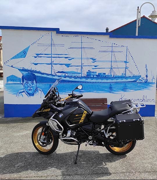 Mural grandes veleros de la Ría de Avilés