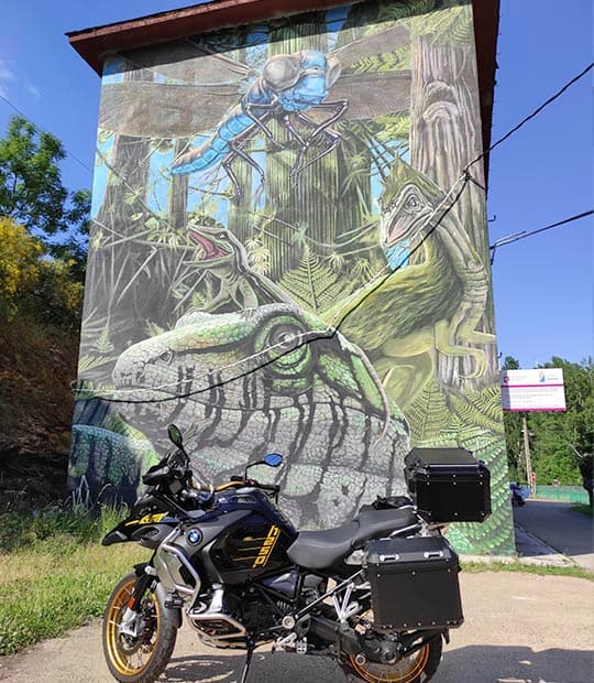 Mural grafiti de los dinosaurios